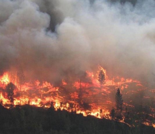 B.C. evacuation order rescinded but district says wildfire remains ‘volatile’