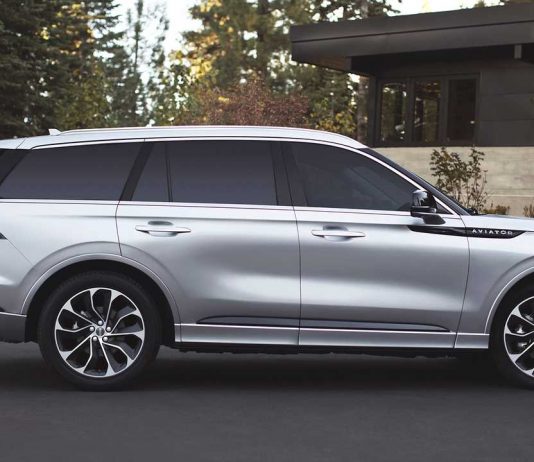 2022 Lincoln Aviator Grand Touring  PHEV:  Sublime Luxury Electric Hybrid SUV!