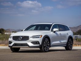 2023 Volvo V60 Cross Country: Premium Wagon is a Cut Above!