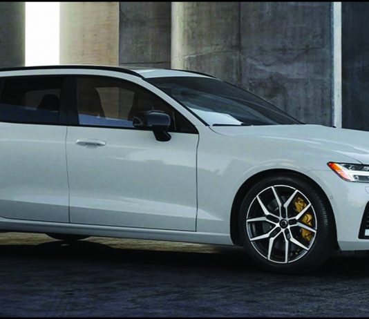 2024 Volvo V60 Polestar Engineered : Premium Wagon is a Cut Above!